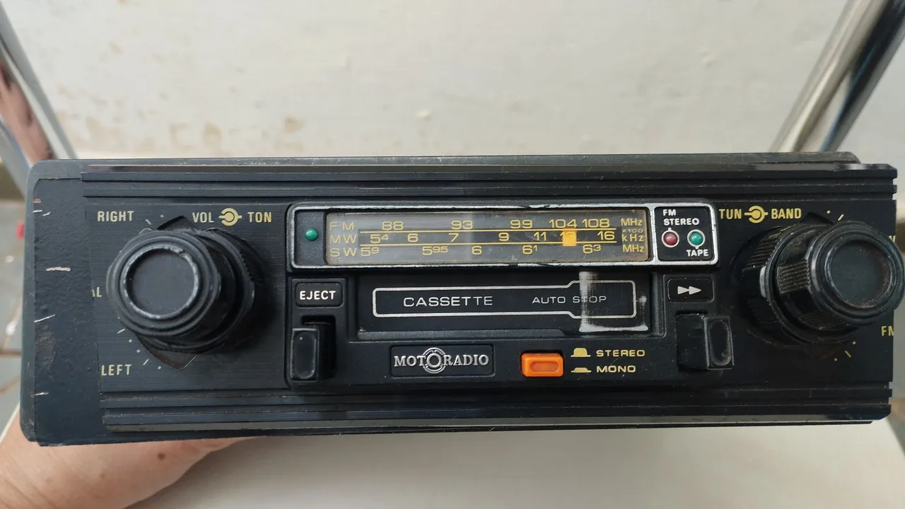 Rádio Automotivo MOTORADIO Vintage com Cassete