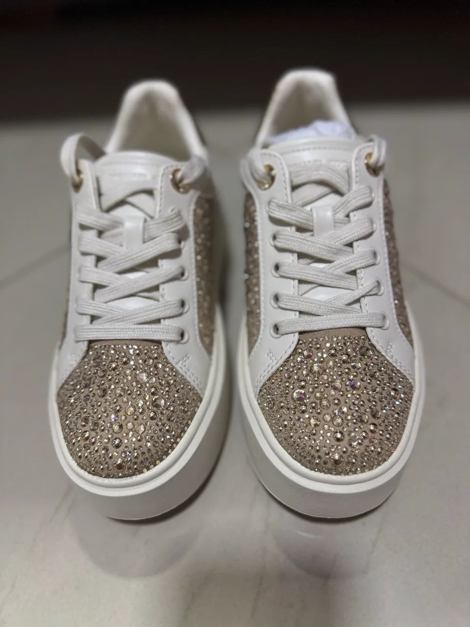 Tênis Michael Kors cristais dourados número 34 - Foto 4