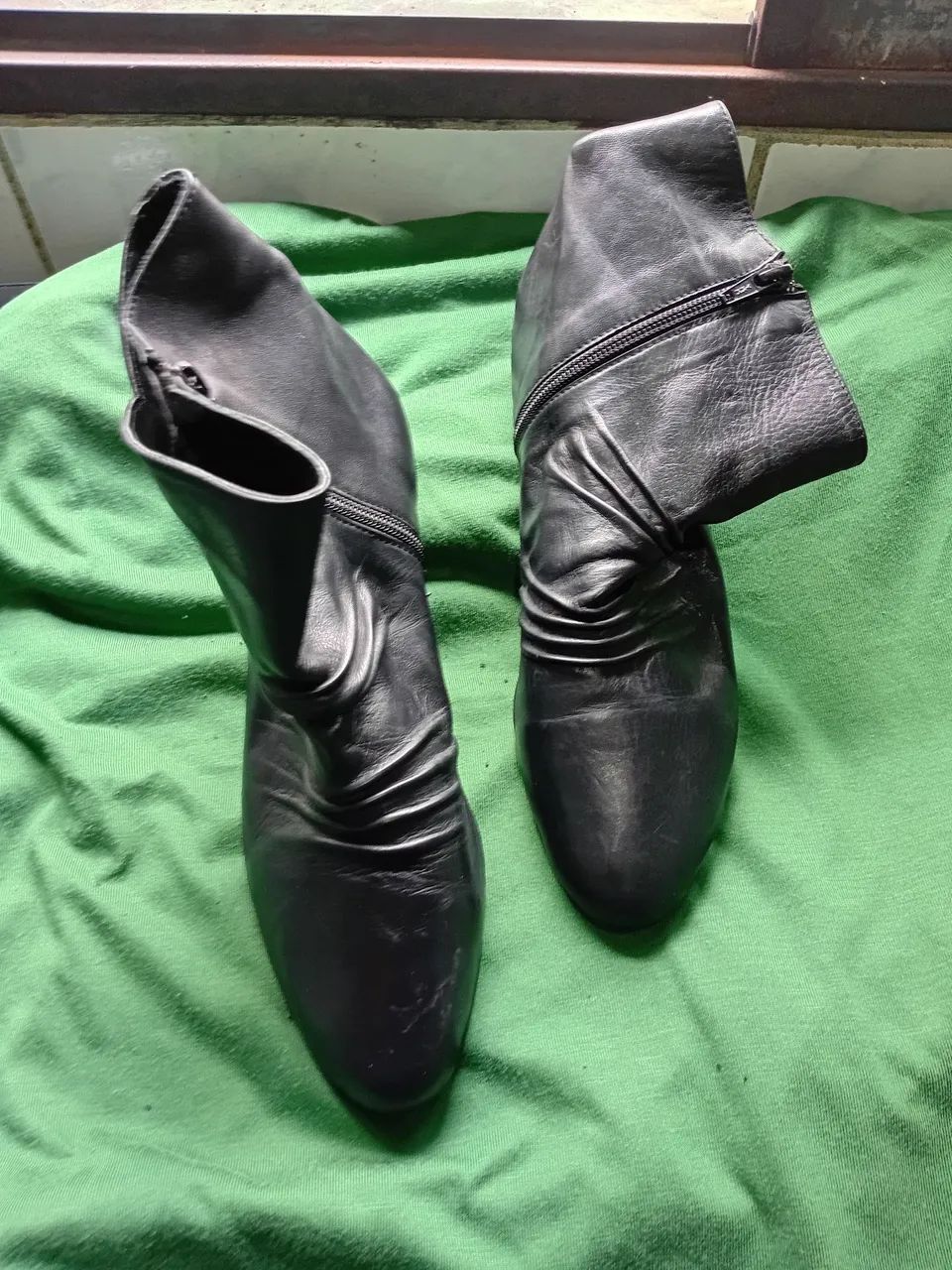 VENDO 2 PARES BOTAS PRETAS  - Foto 4