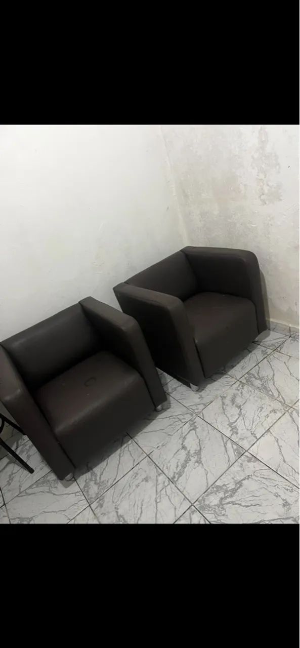 Par de Poltronas em Couro - Foto 3