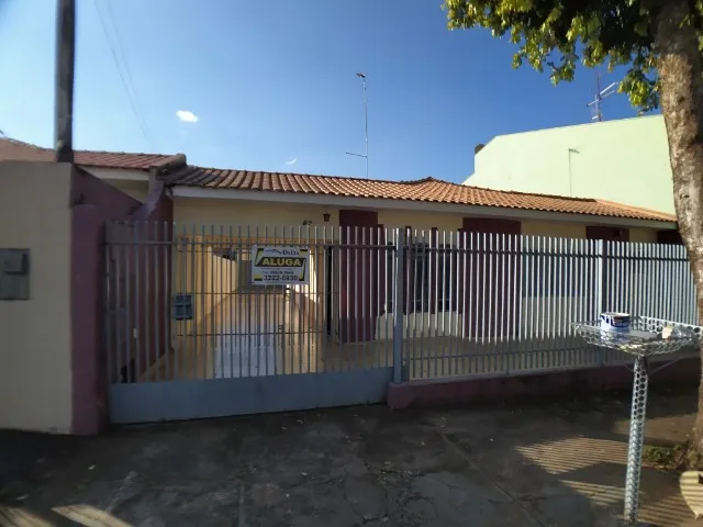 Casa para alugar com 4 quartos no Bairro Parque Avenida