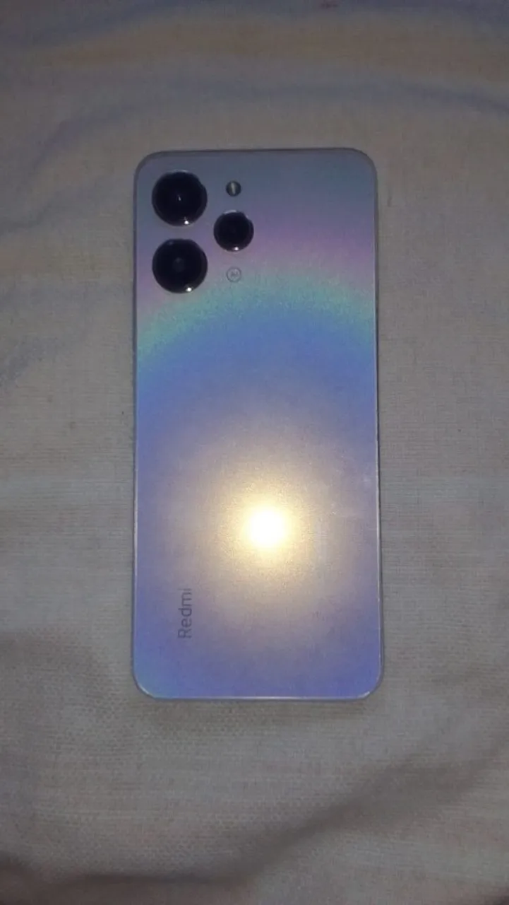 XIAOMI HYPEROS 12 ultra apenas com trinco na tela