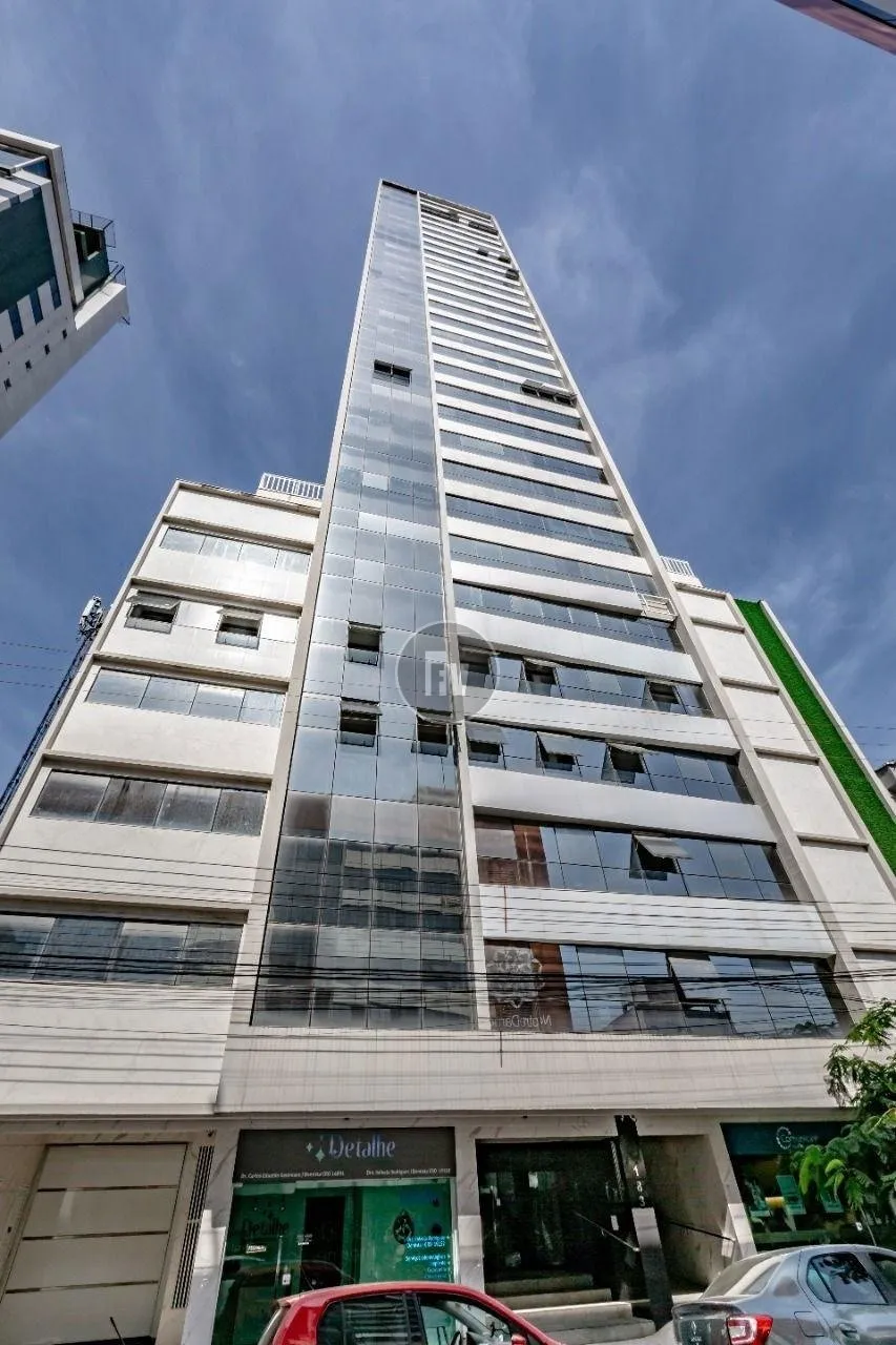 Sala Comercial 110M² com Terraço para Aluguel Anual em Balneário Camboriú