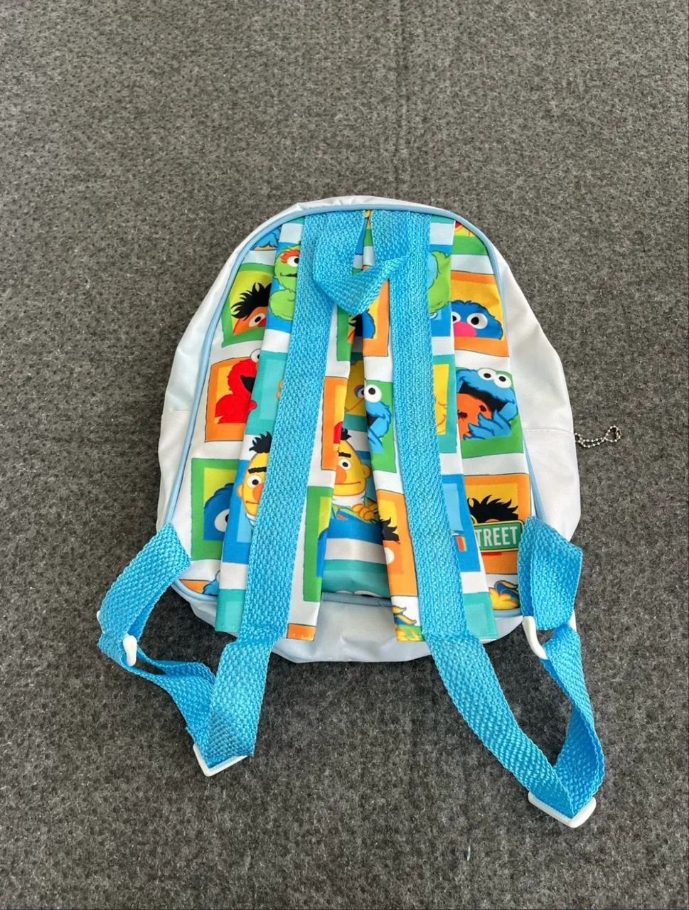 Mochila infantil vila sésamo 30cm nova. - Foto 2