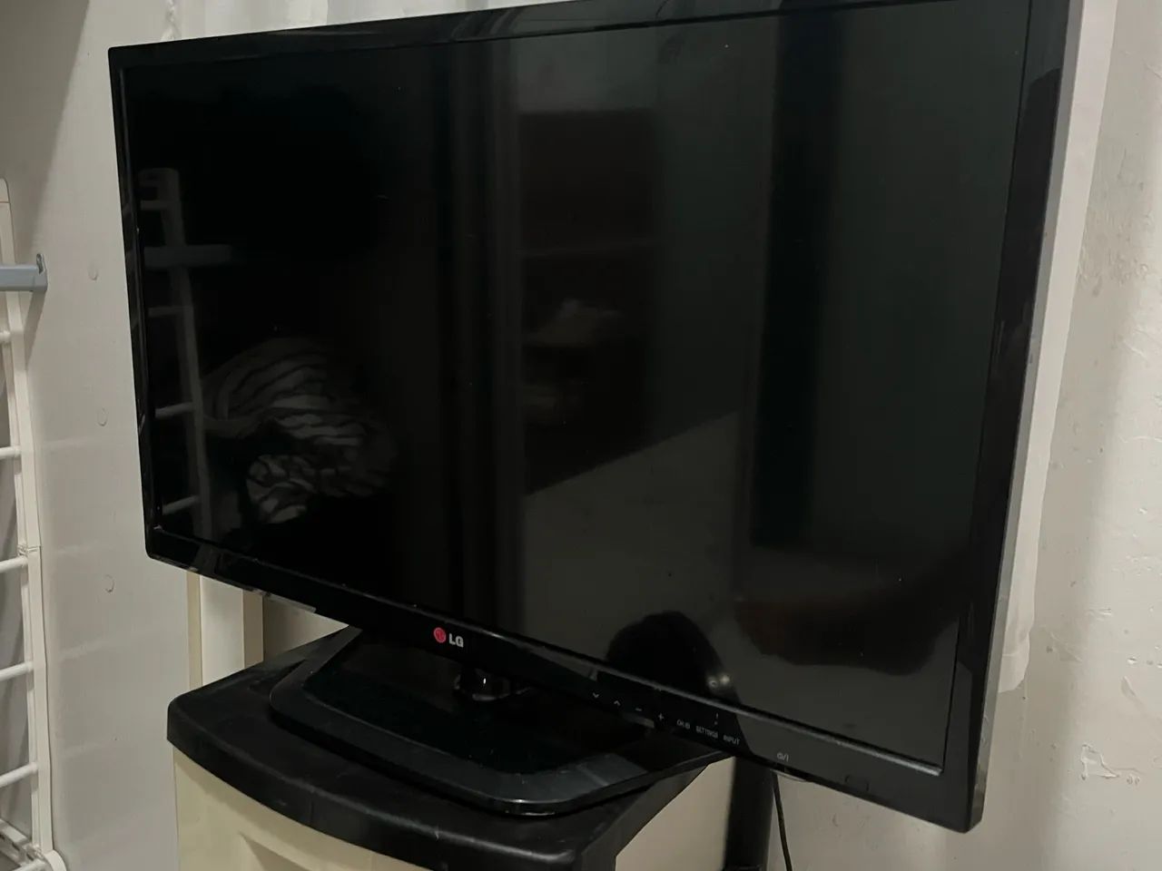 32-inch TV64595545559682122