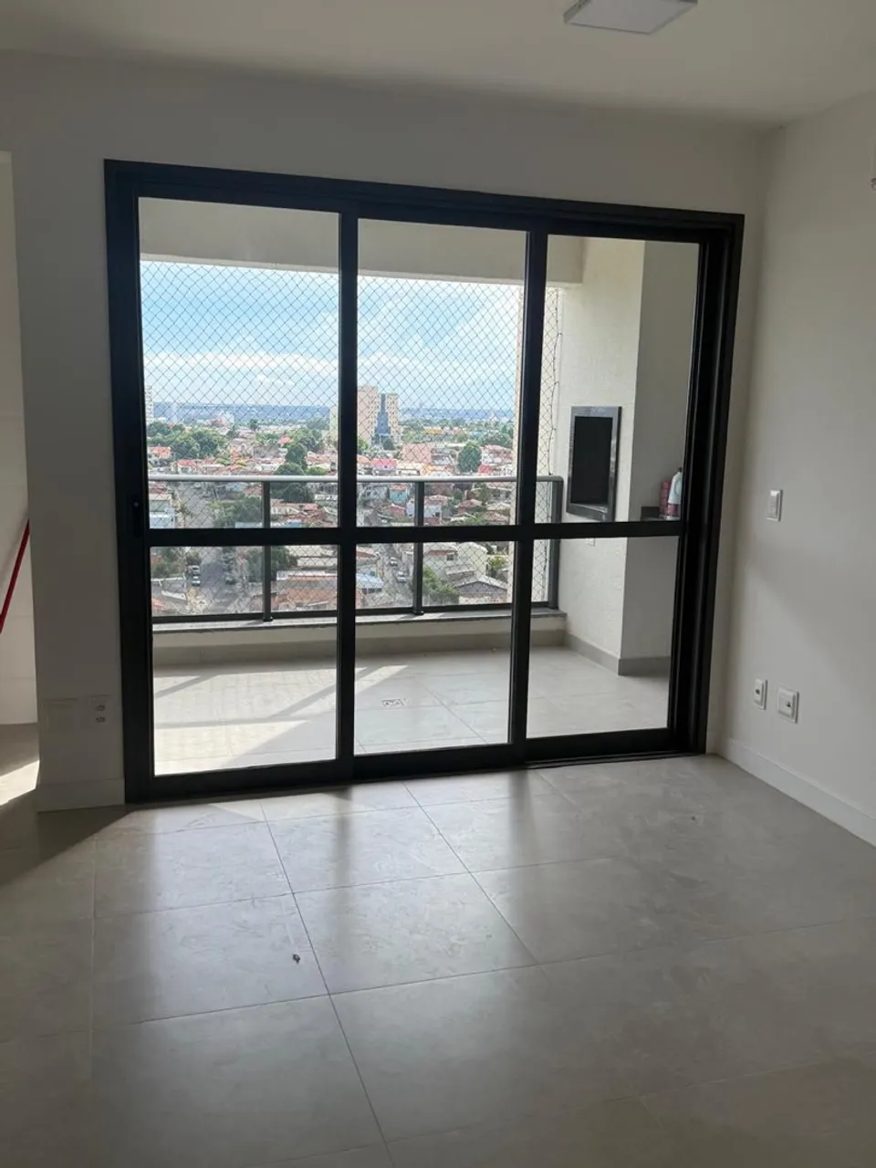 PORTA DE ALUMÍNIO COM VIDRO