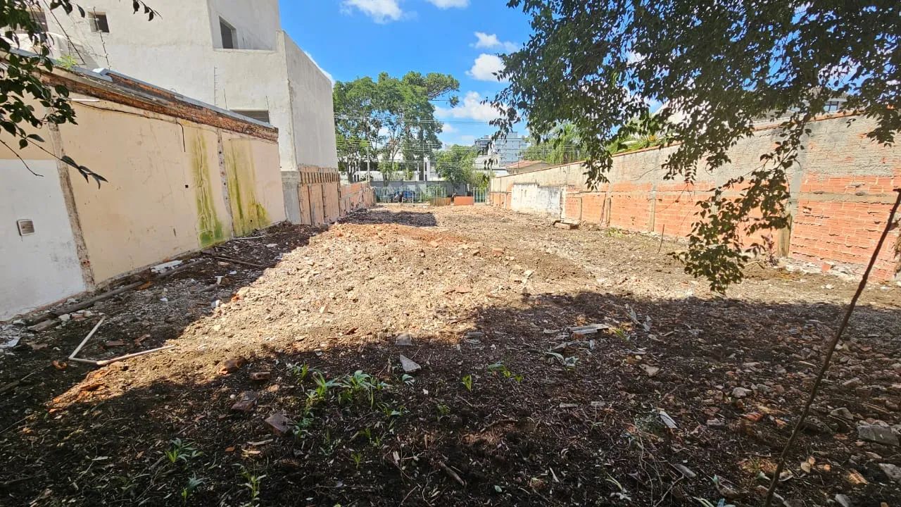 Terreno Limpo e Plano à Venda no Boa Vista  Projeto Aprovado para 14 Kitnetes!