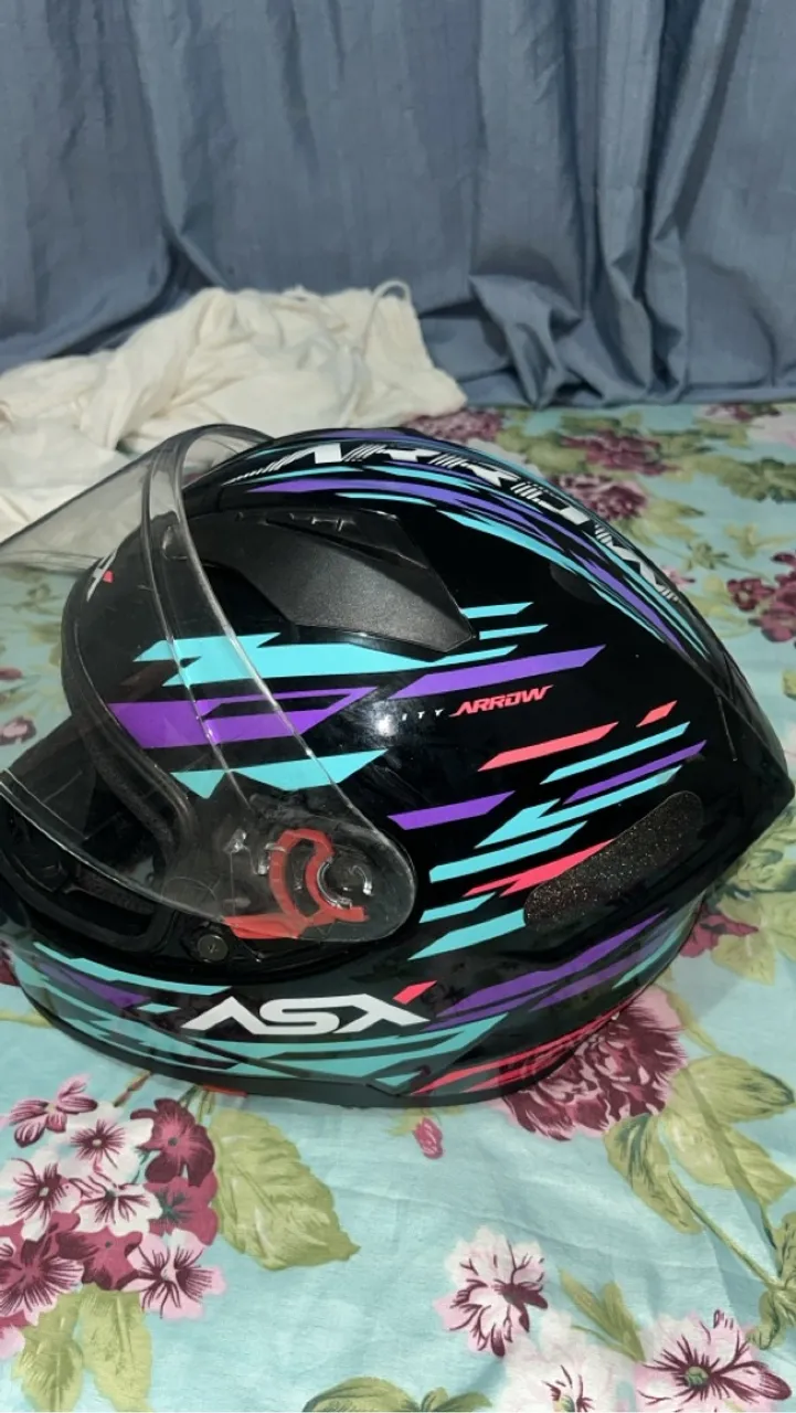 Capacete novo usado só 2 vezes