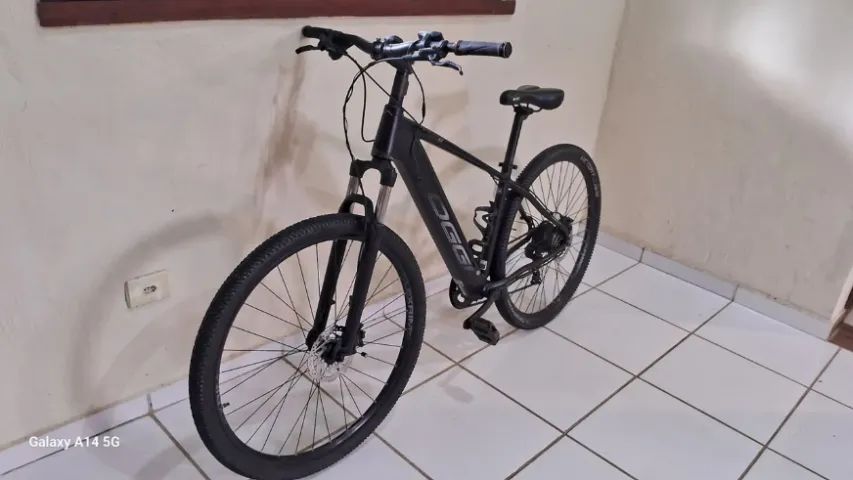E-Bike elétrica OGGI Big Wheel 8.0