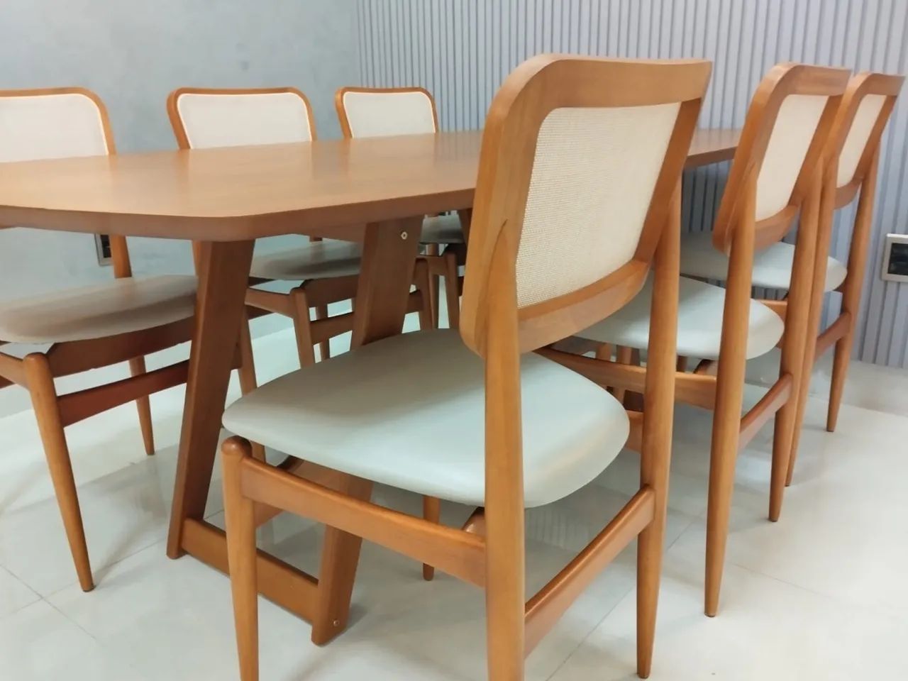 Mesa de Jantar em Madeira Maciça - Foto 3