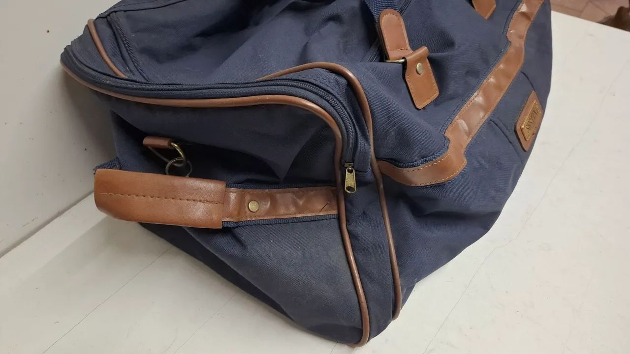 Mala de viagem Sestini usada Bom estado com marcas de uso  - Foto 2