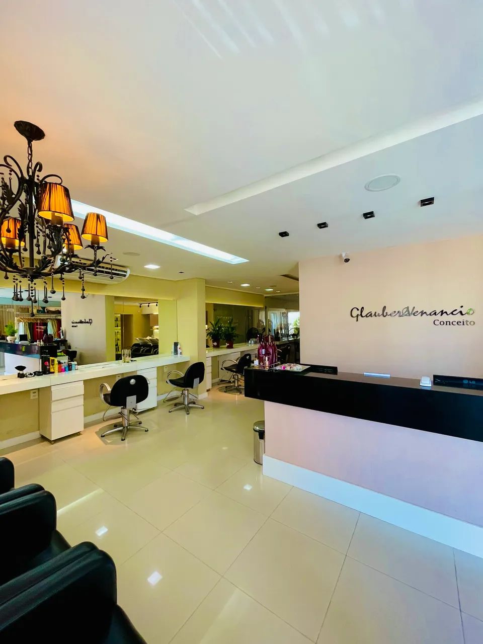 Salão e barbearia na cidade dos funcionários aluga cadeiras para cabeleireiros e barbeiros - Foto 2