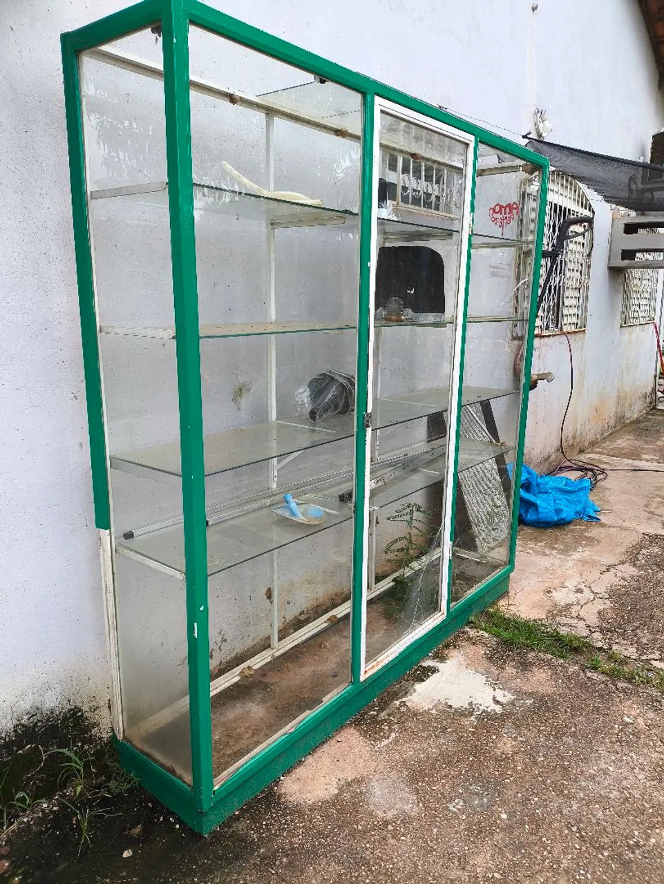 VITRINE SUPER RESISTENTE