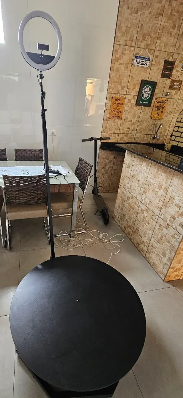 Plataforma 360° com Iluminação Ring Light e Suporte para Câmera