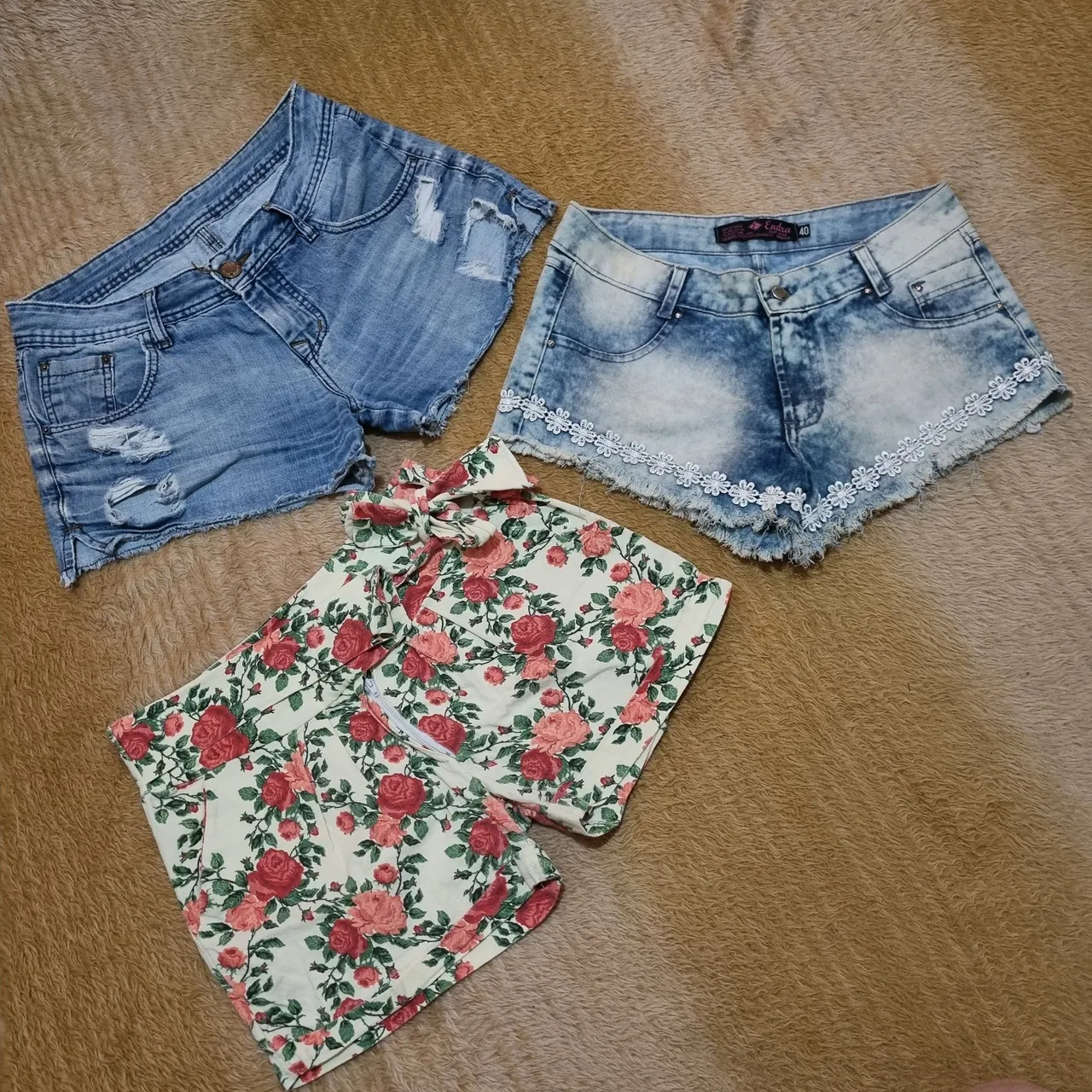 lote com 3 shorts
