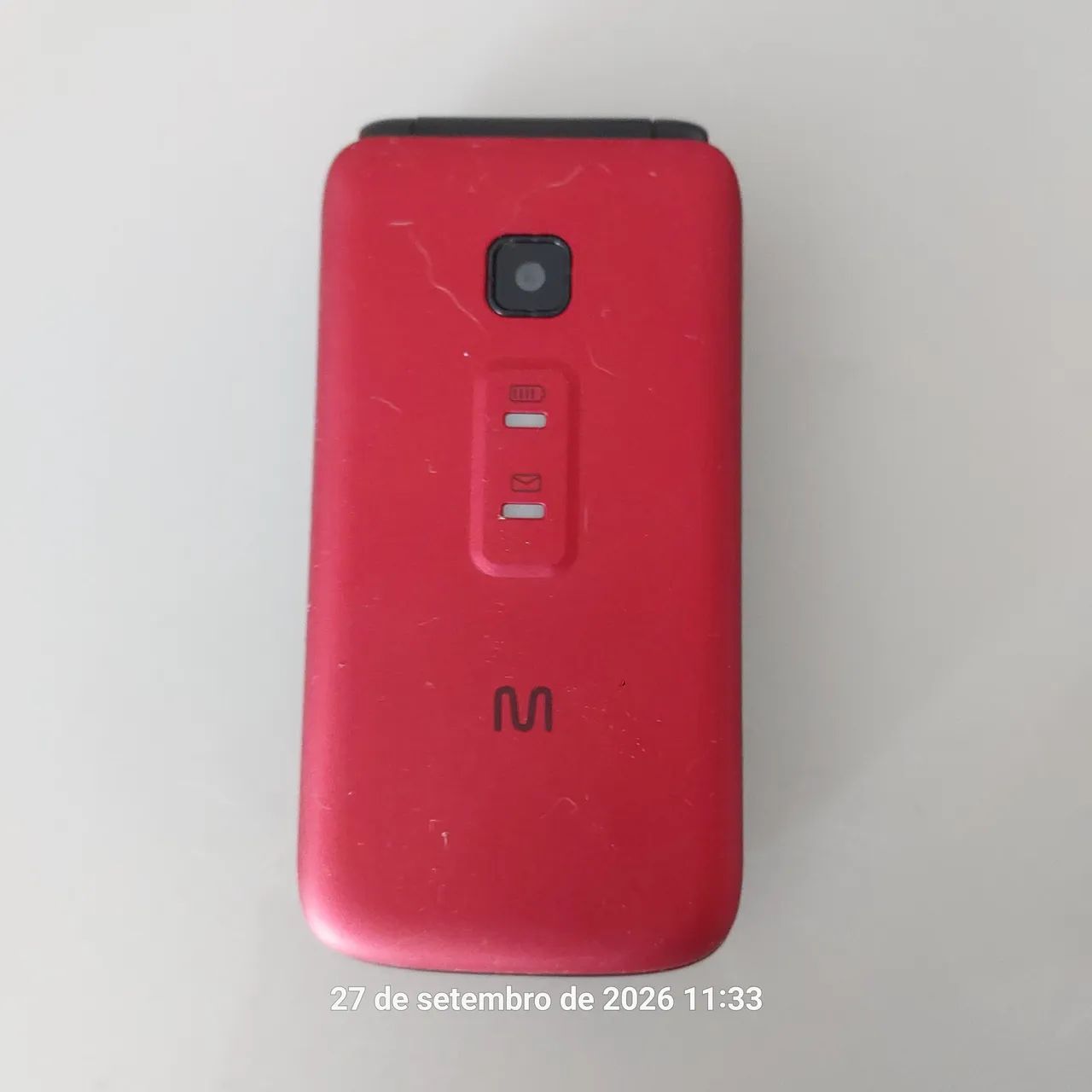 Celular modelo antigo em excelente estado