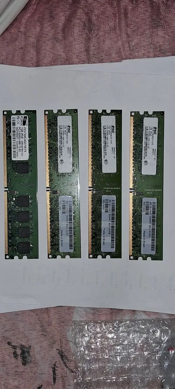 4 pentes de memória 1gb PC2-5300u 2rx8