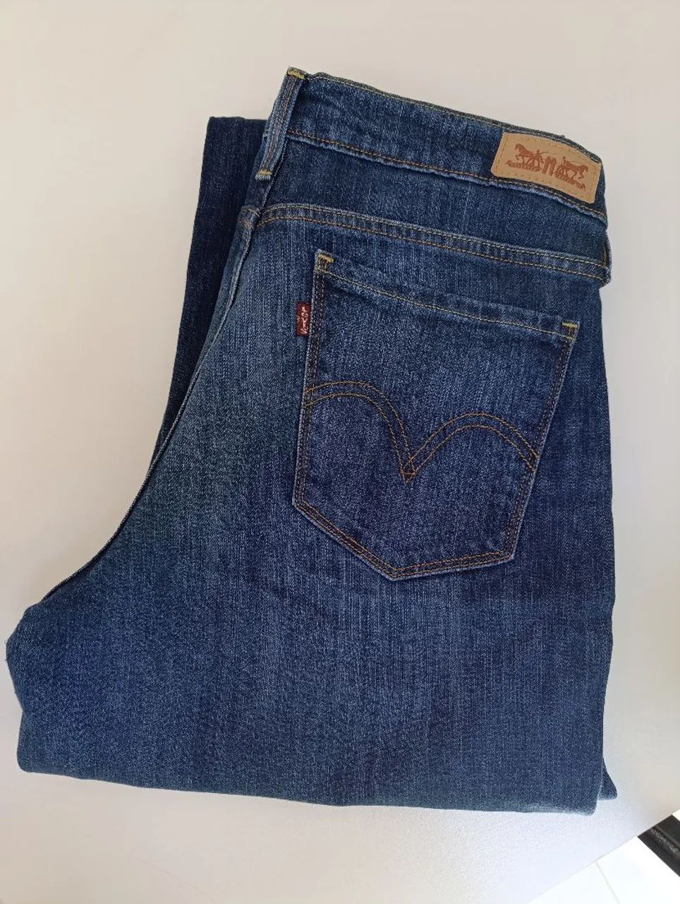 Calça Levi's praticamente nova usada 1x n46  - Foto 2