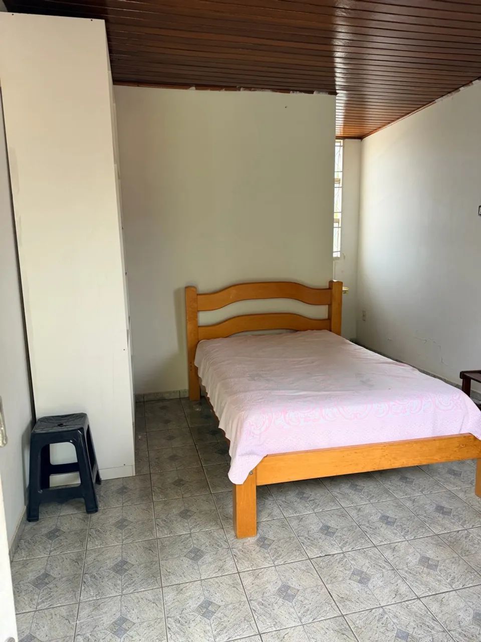 Quarto semi mobiliado  - Foto 4
