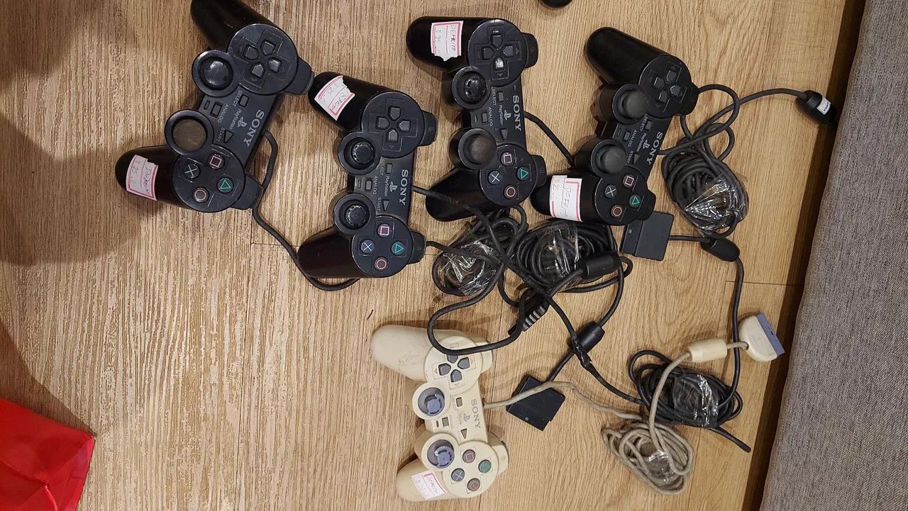 Controles originais PS2/PS3 e console PS one. - Foto 3