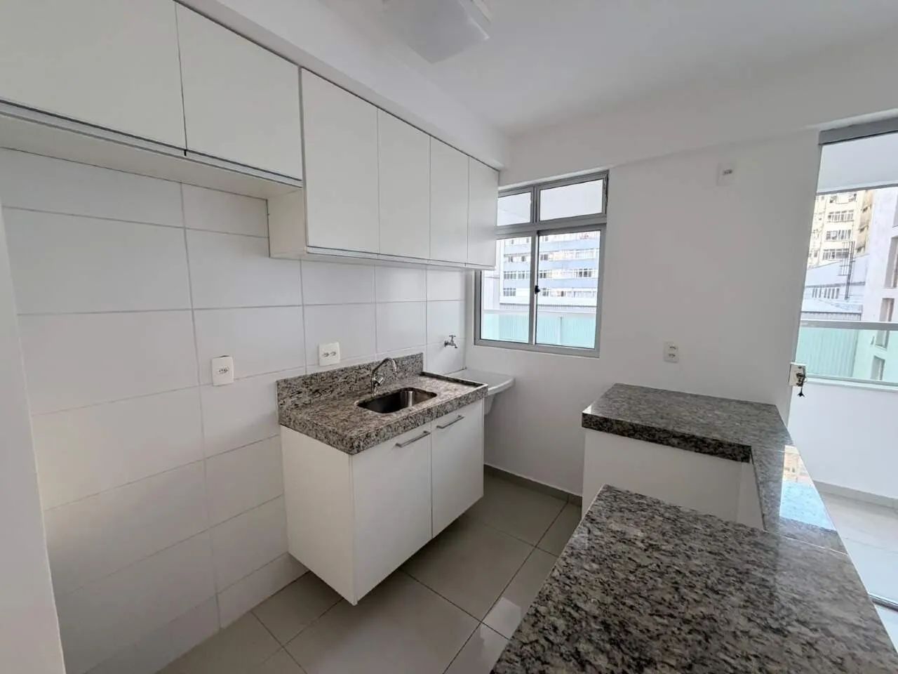 Excelente apartamento de 1 quarto com armários e garagem - Foto 4