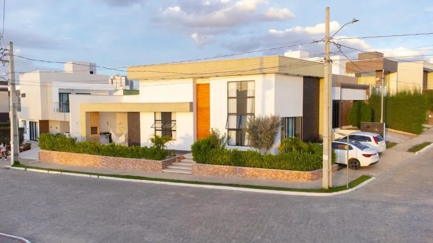 Casa no Parkville com 179m² de esquina com piscina