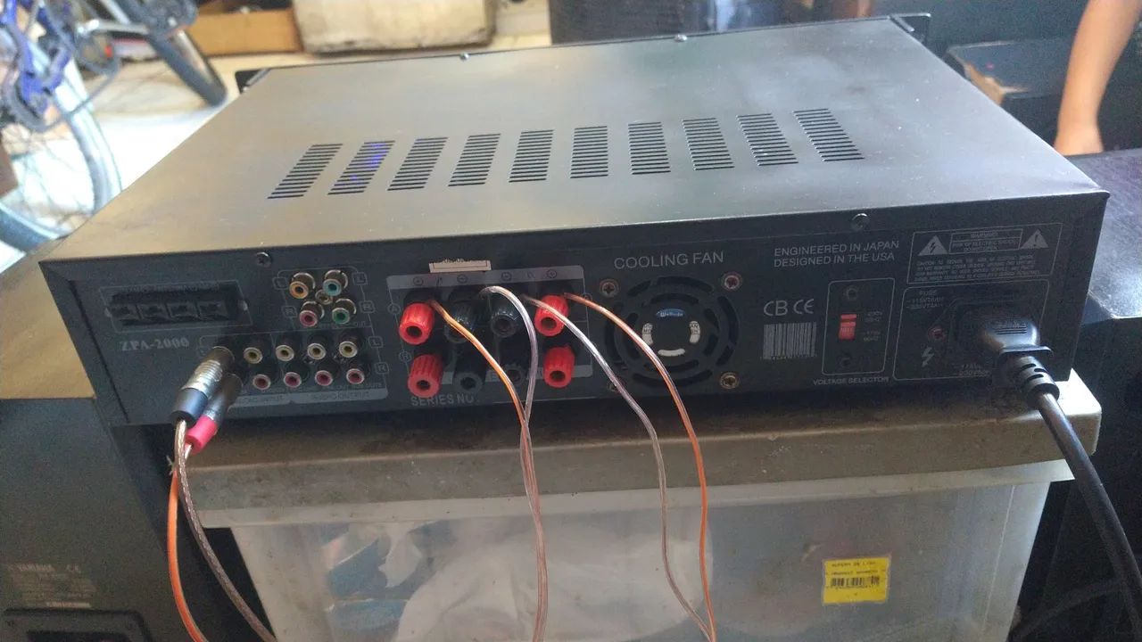 Amplificador de som Studio Zpa 2000 tocando - Foto 3