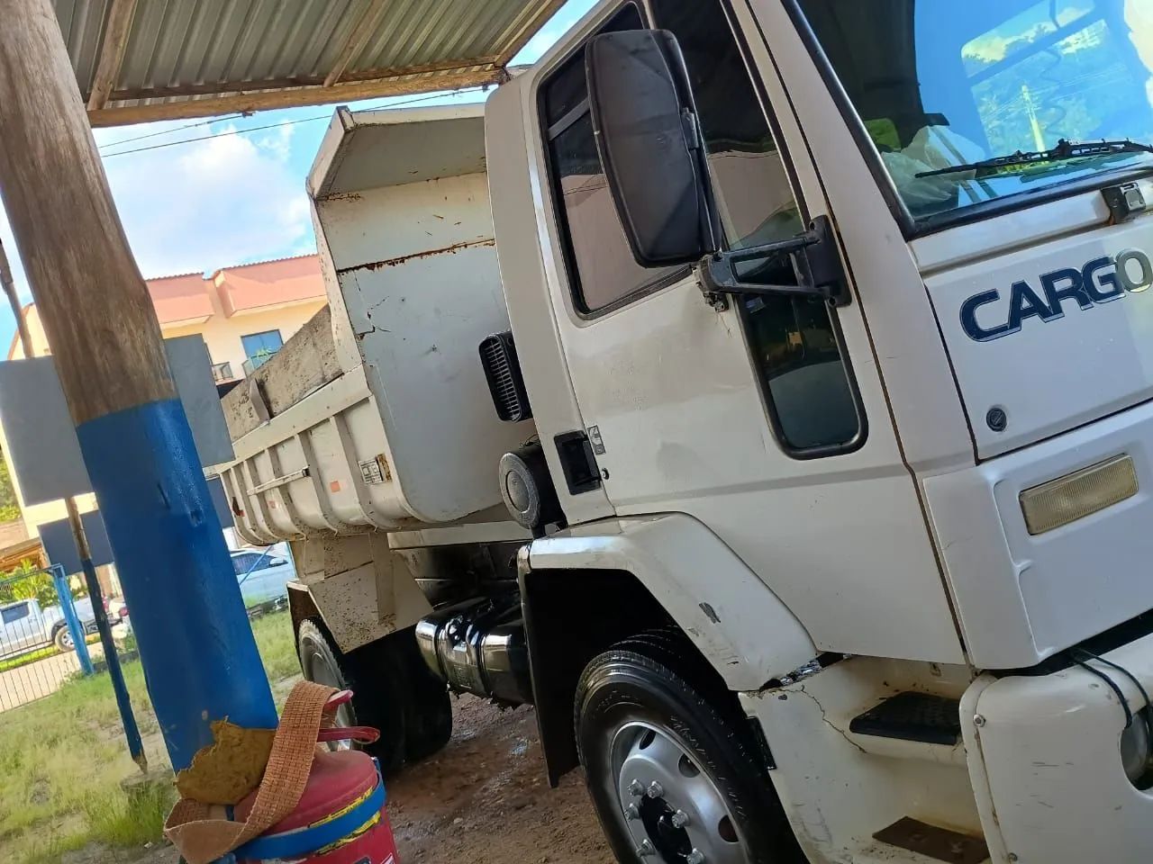 Vendo caminhão 1317 cargo - Foto 3