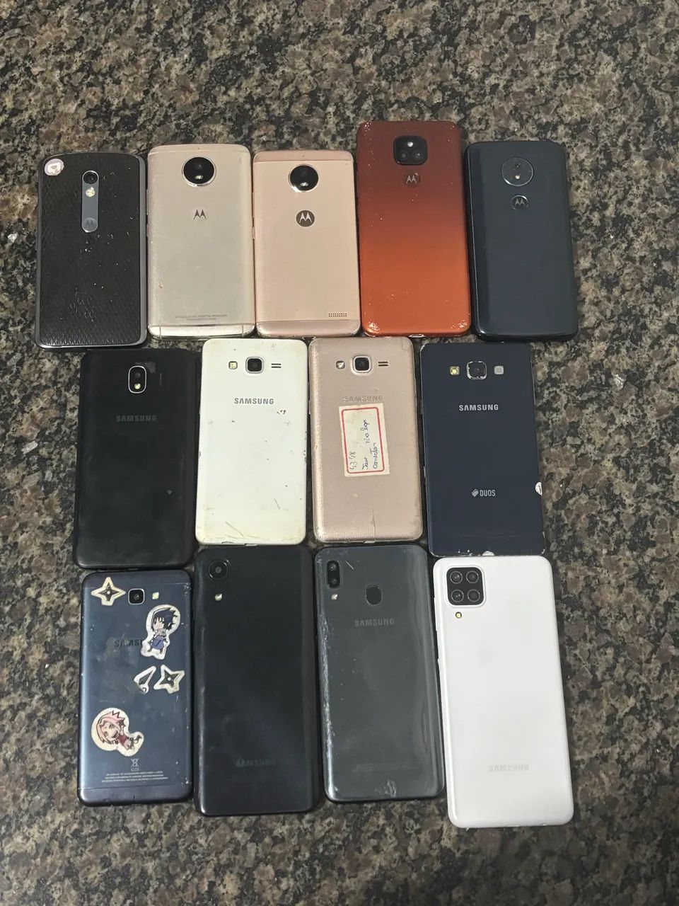 LOTE COM 13 CELULARES MOTOROLA E SAMSUNG - FUNCIONANDO / PARA REPARO - Foto 2