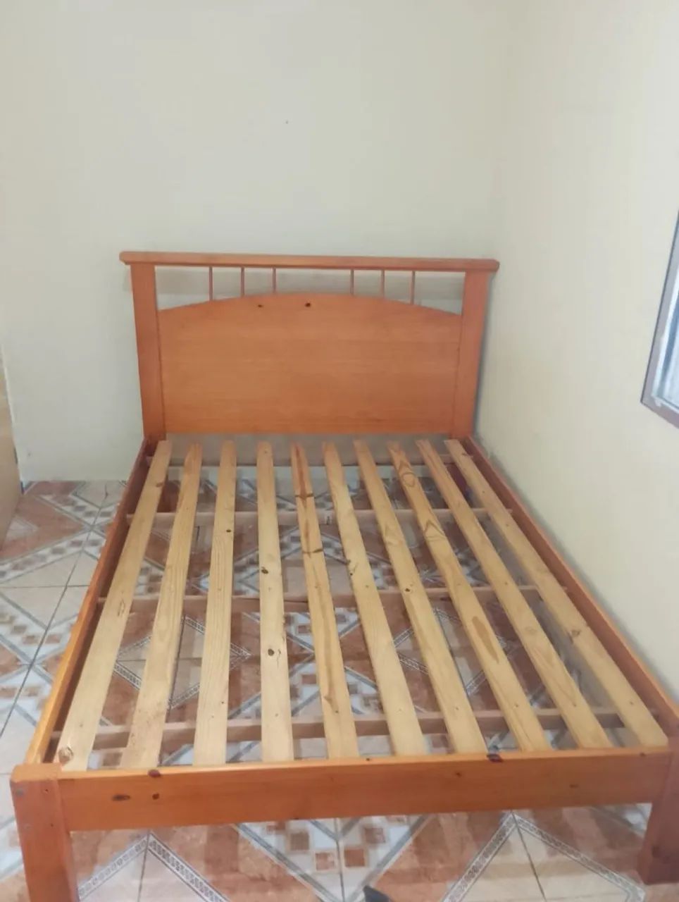 Cama de madeira, sem o colchão  - Foto 2