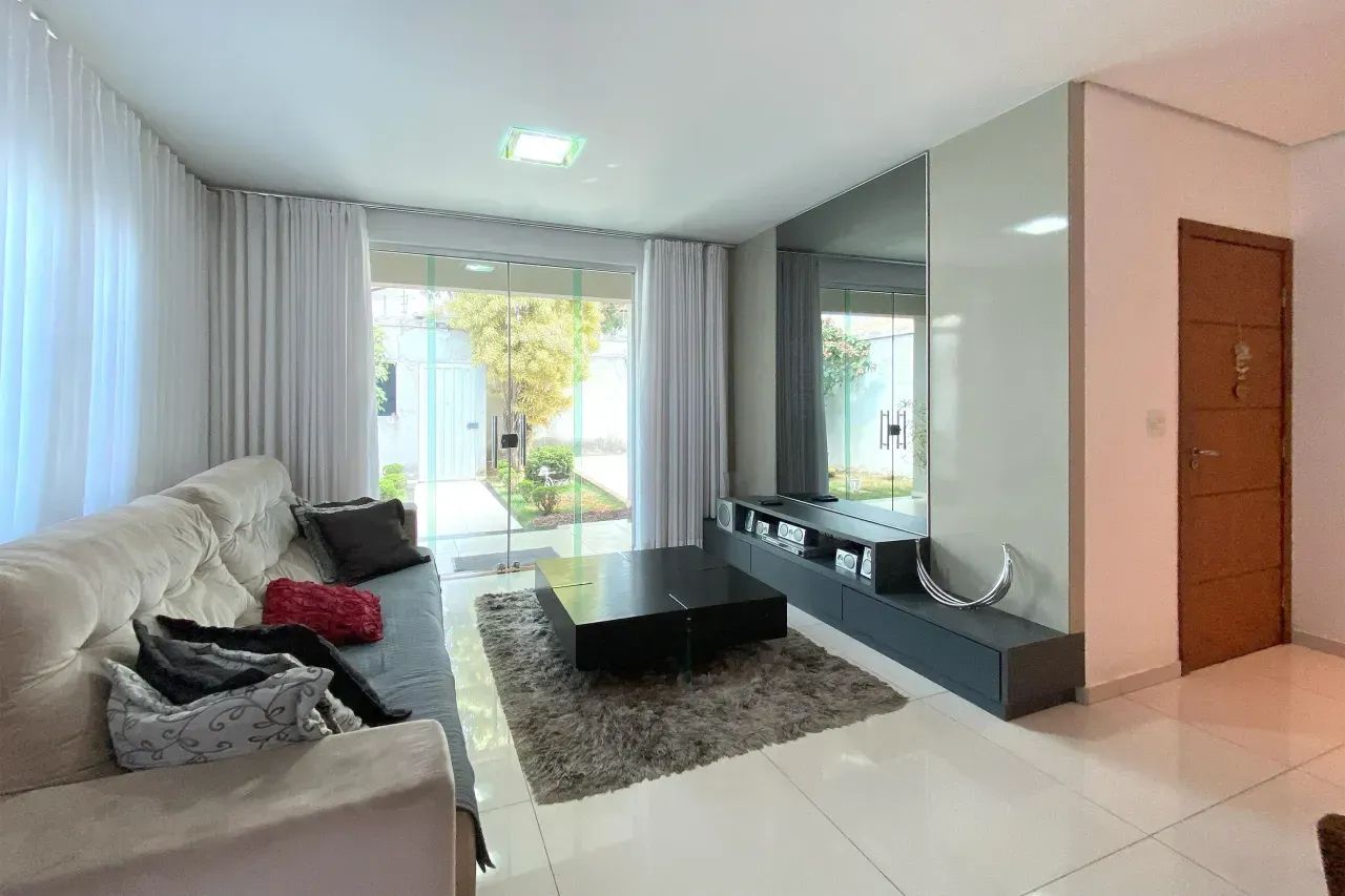 Casa à  venda com 204 m², 4 quartos 4 vagas - Foto 3