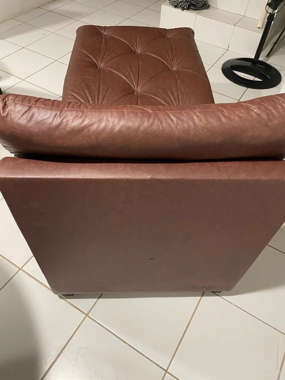 sofá chaise couro sintético - Foto 5