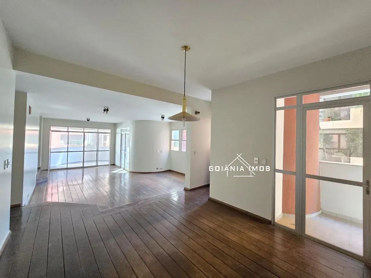 Apartamento com 210 m2 proximo a praça T25 - Foto 2