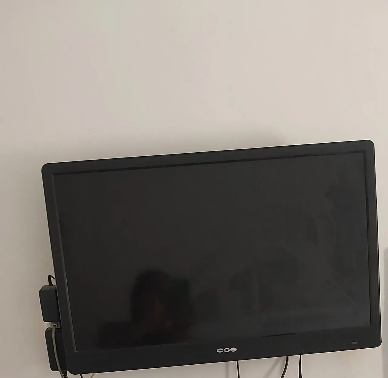 TV CCE 22 Polegadas - Perfeita para Quarto, Cozinha - Foto 2