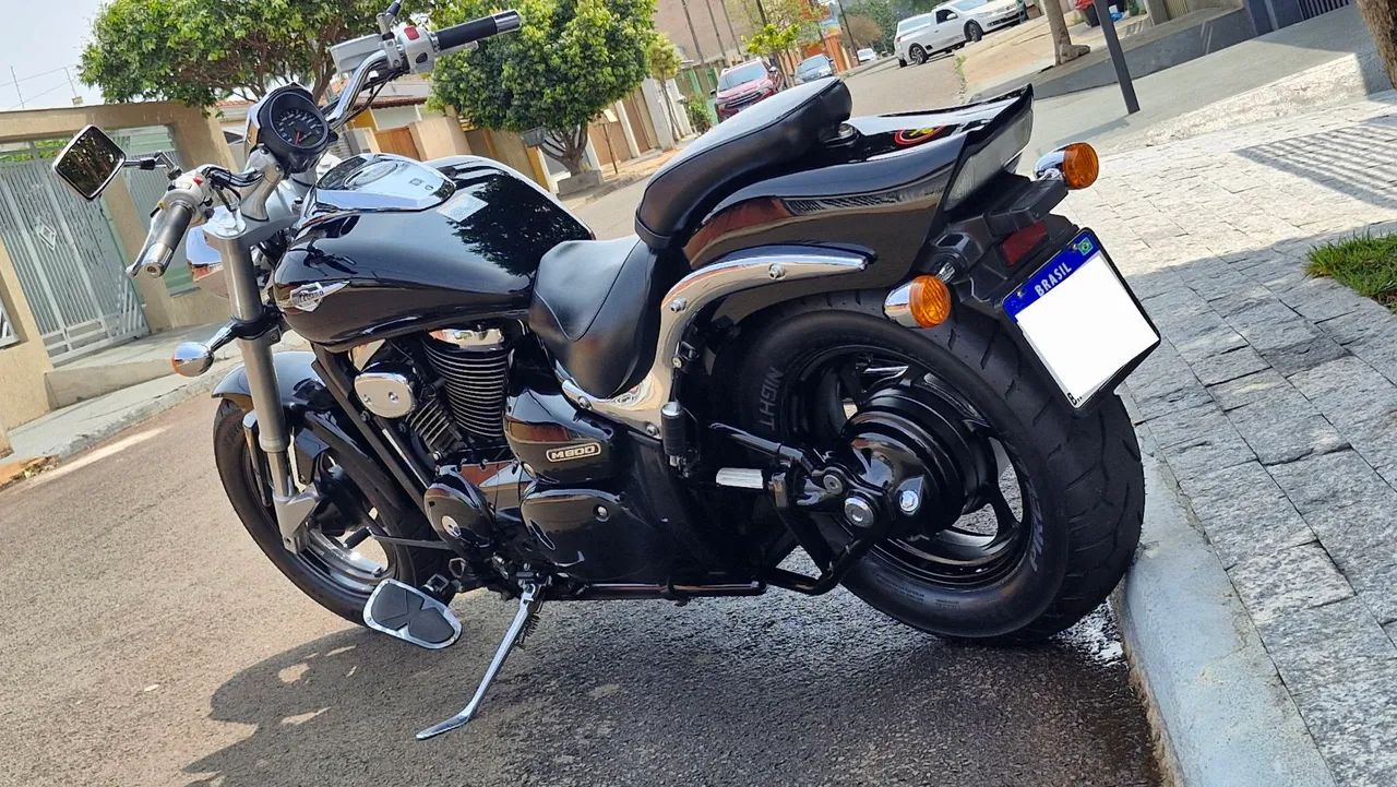 SUZUKI BOULEVARD M800 2011