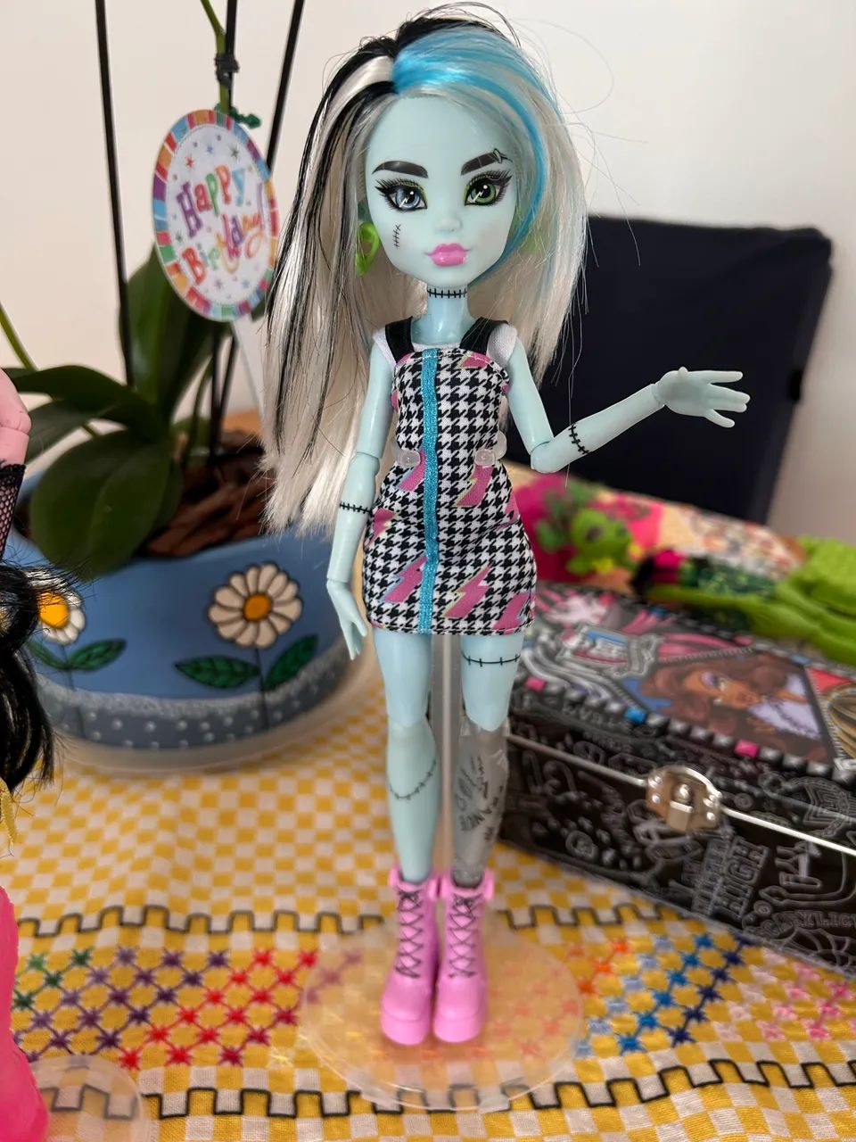 Boneca monster high Frankie stein buget line - Foto 3