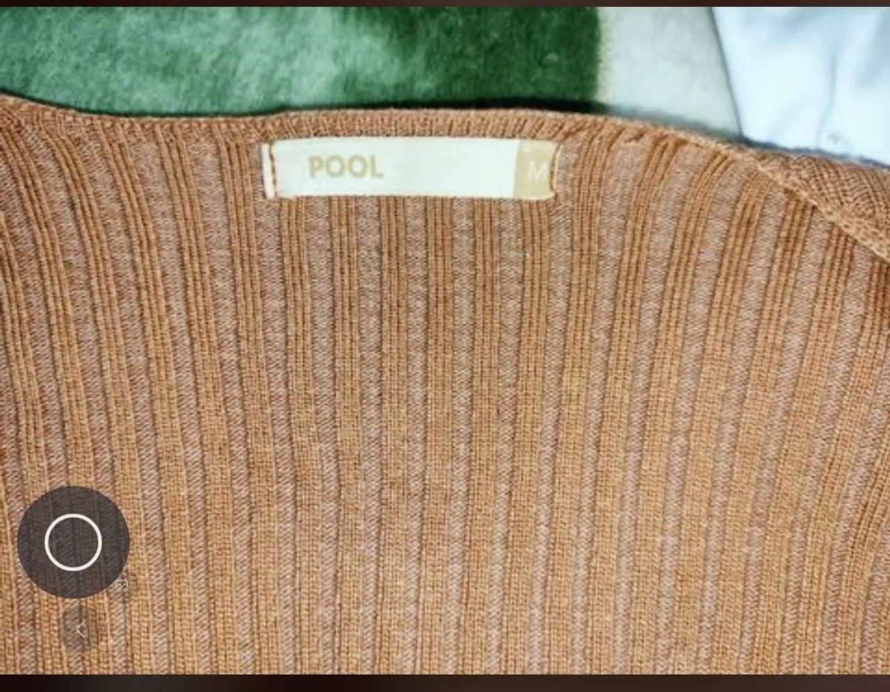 Blusa transpassada pool marrom  - Foto 4