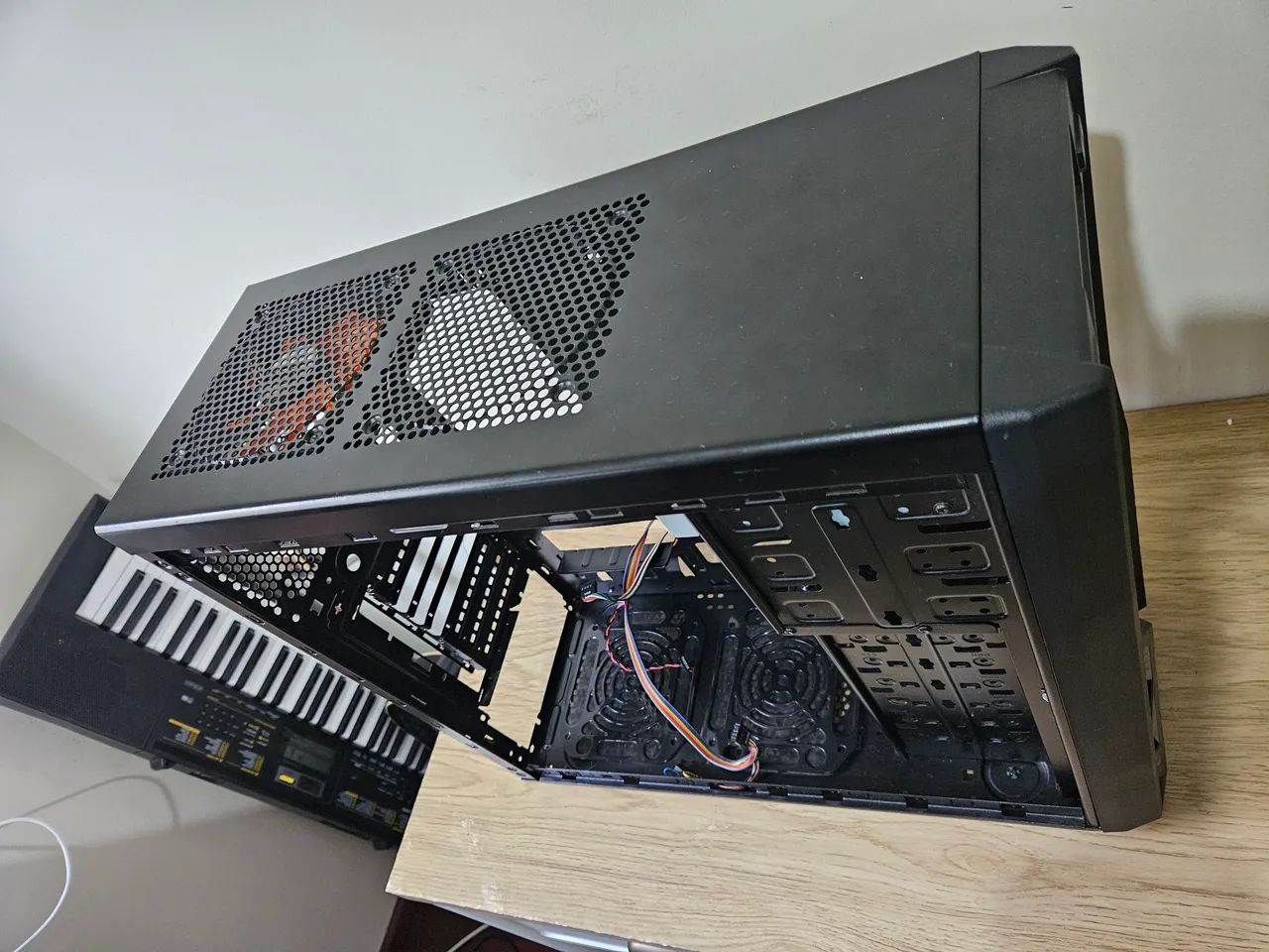 Gabinete Cougar Full Tower - Foto 5