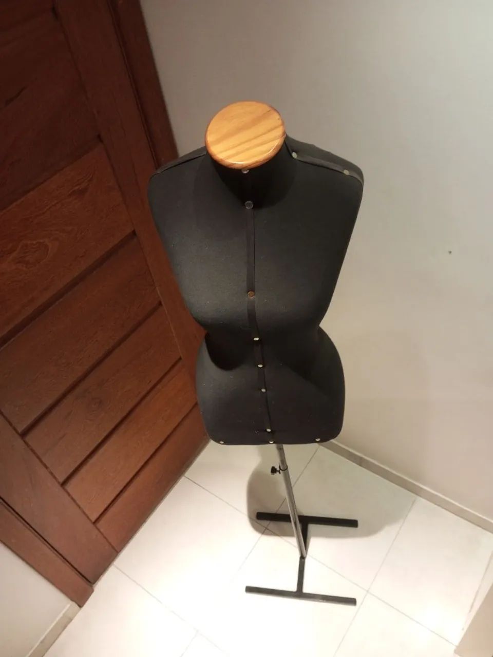 Manequim feminino {TECIDO} [POUCO USADO] - Foto 5