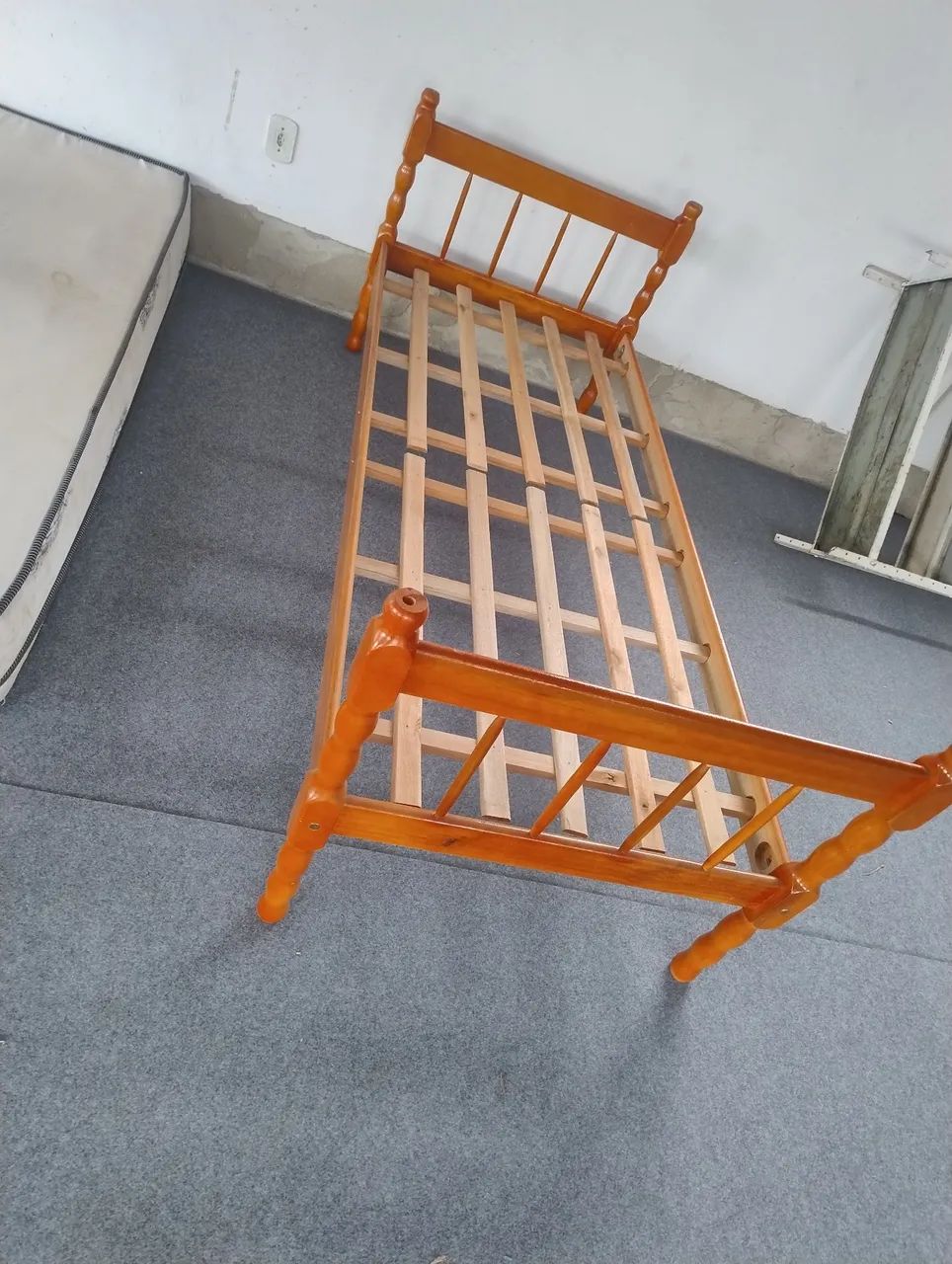 Cama de solteiro em Madeira  - Foto 3
