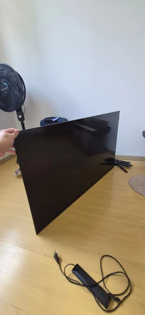 TV TCL 50 Polegadas Tela Quebrada para Retirada de Peças - Foto 2