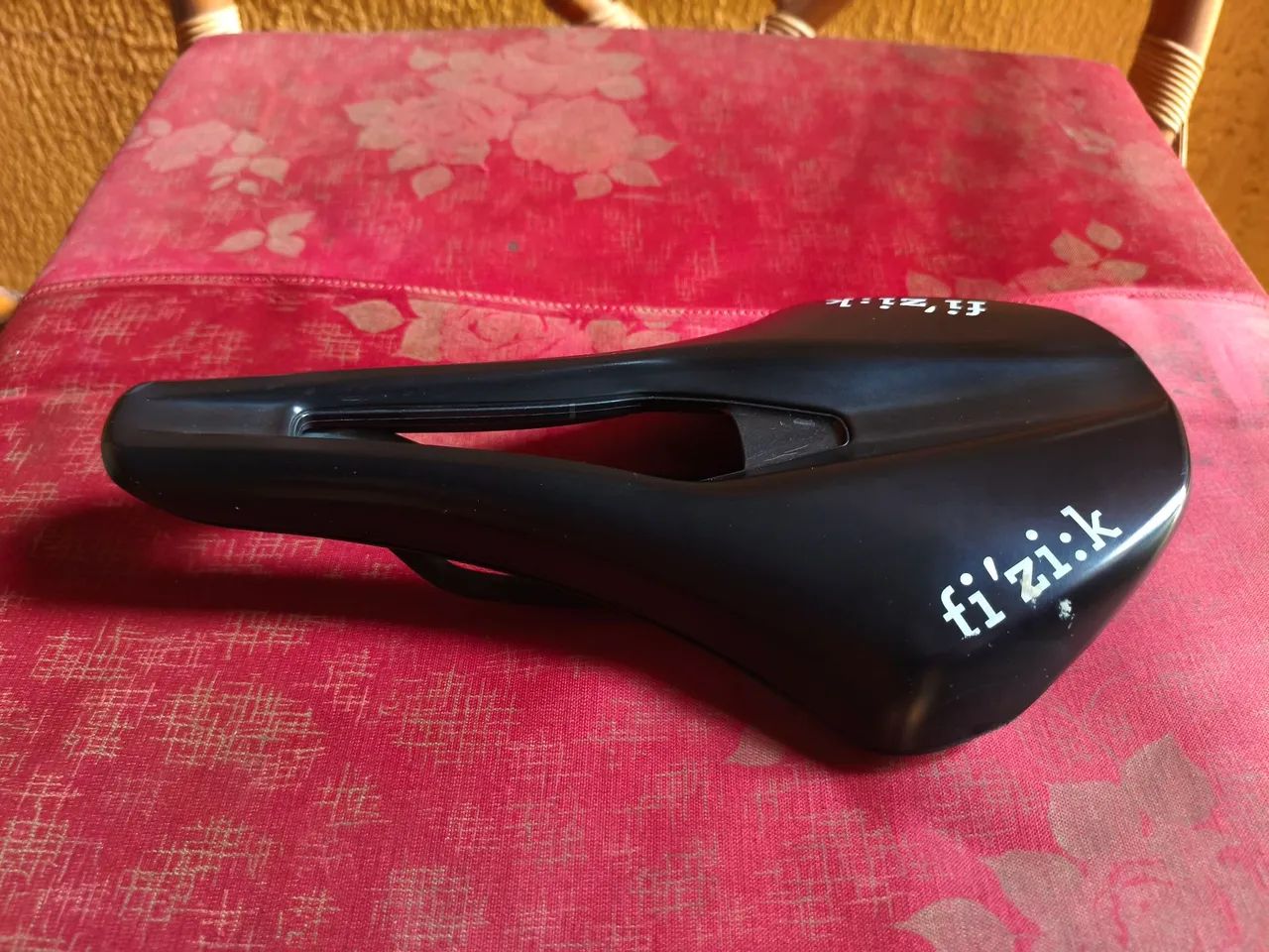 Selim Fizik Argo Tempo R5 (265x150MM) - Acessórios de Ciclismo