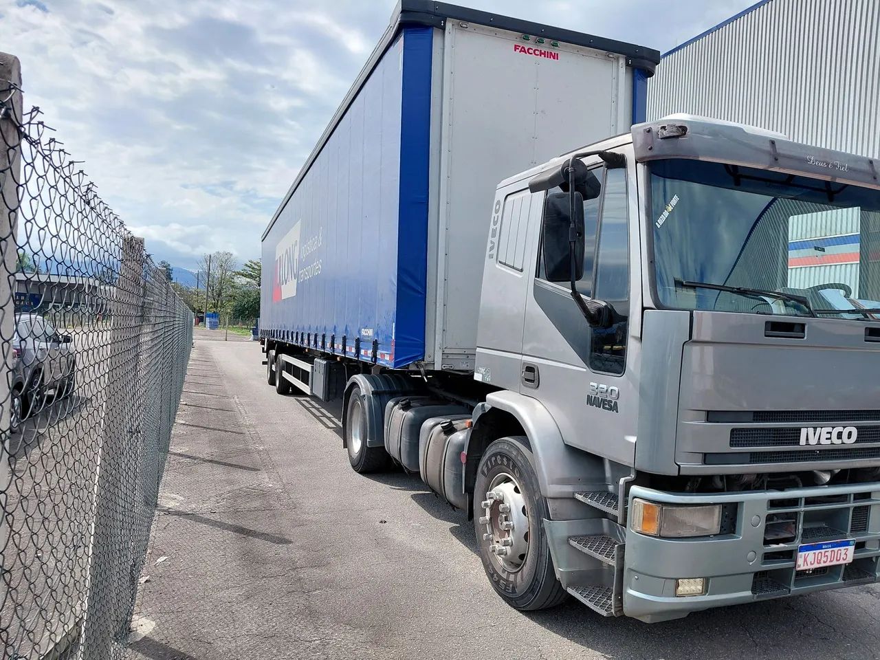 Iveco cursor trabalhando 