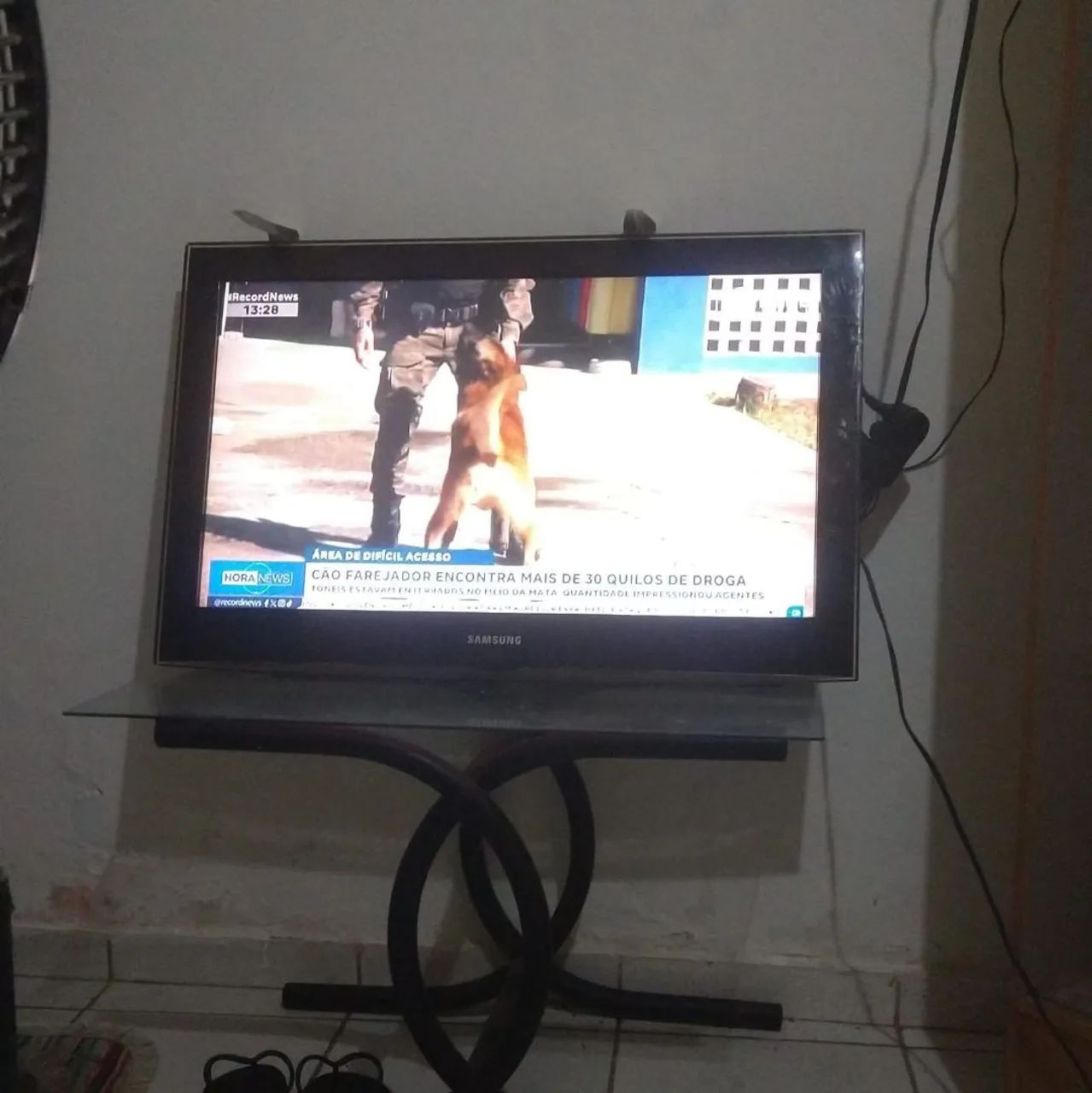 Tv Samsung 32 polegada (não é smart) - Foto 4