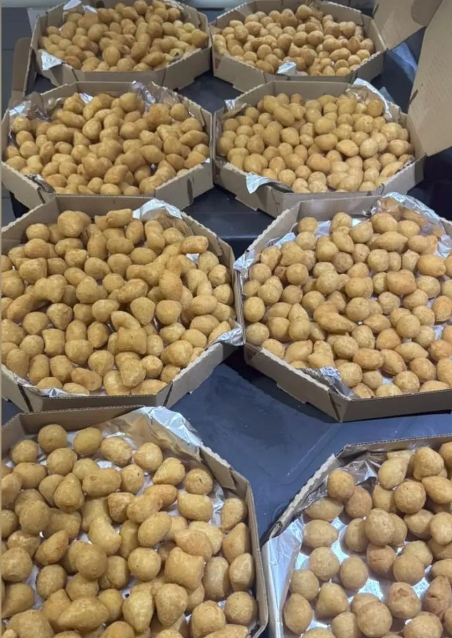 Vendo cento de salgados $25