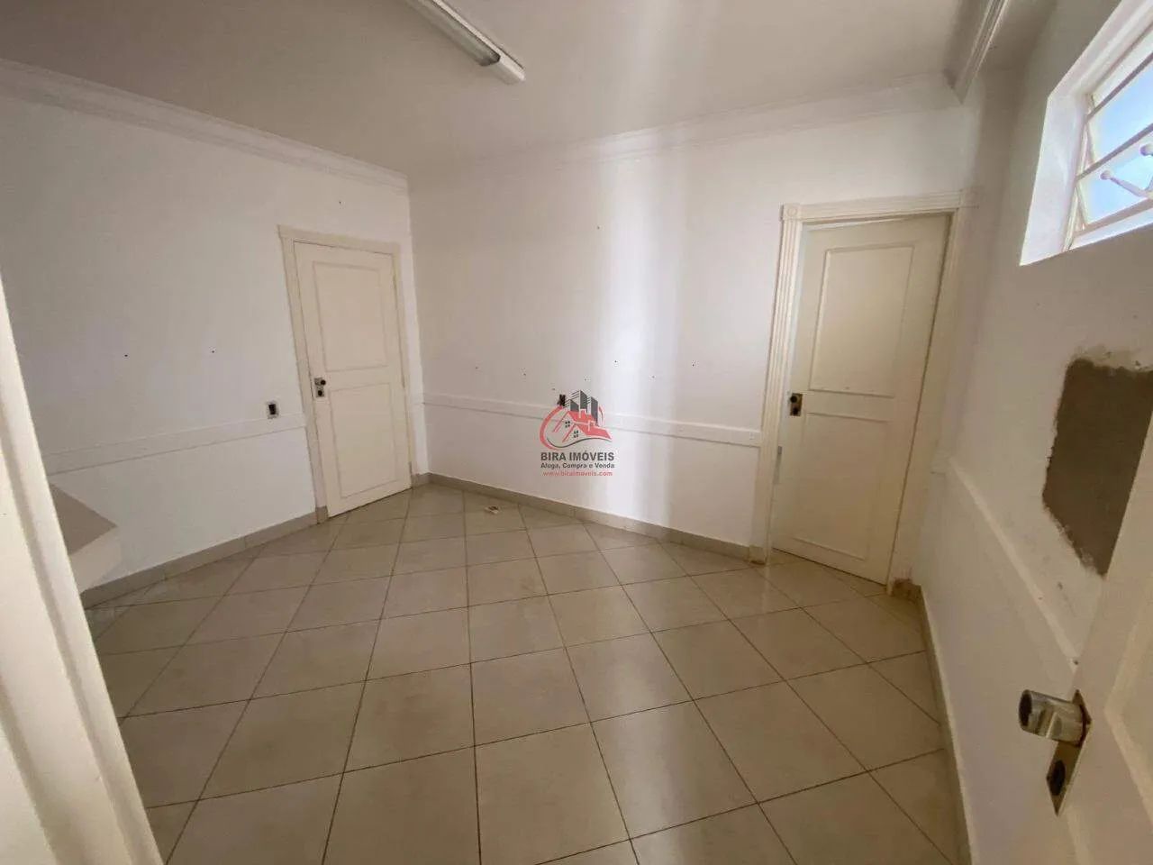 Ponto Comercial no São Benedito com 9 Salas, 7 Banheiros e 4 Vagas - Foto 4