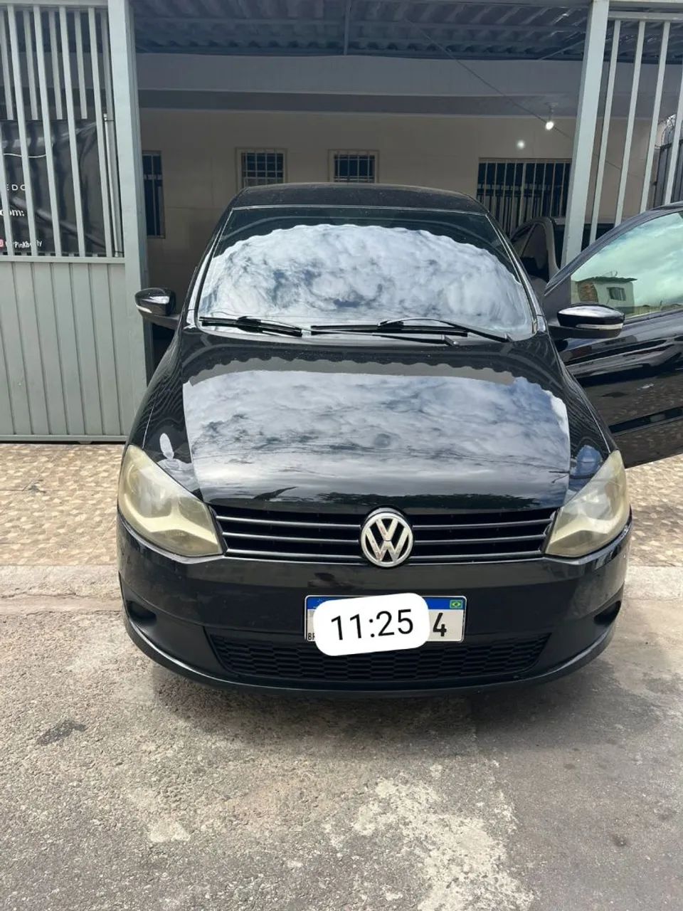 Volkswagen Fox 1.0 MI Total Flex 8V 5P 2011 - Foto 2