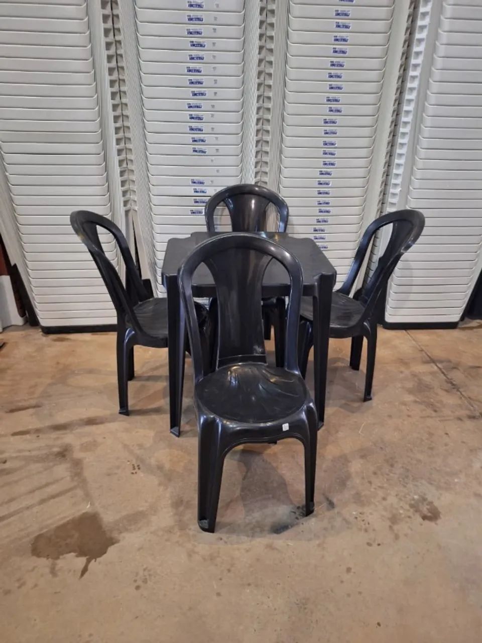Jogo de mesa com 4 cadeiras de plastico 152kg - Foto 5