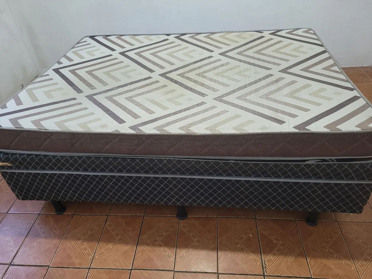Vendo uma cama box casal - Foto 2