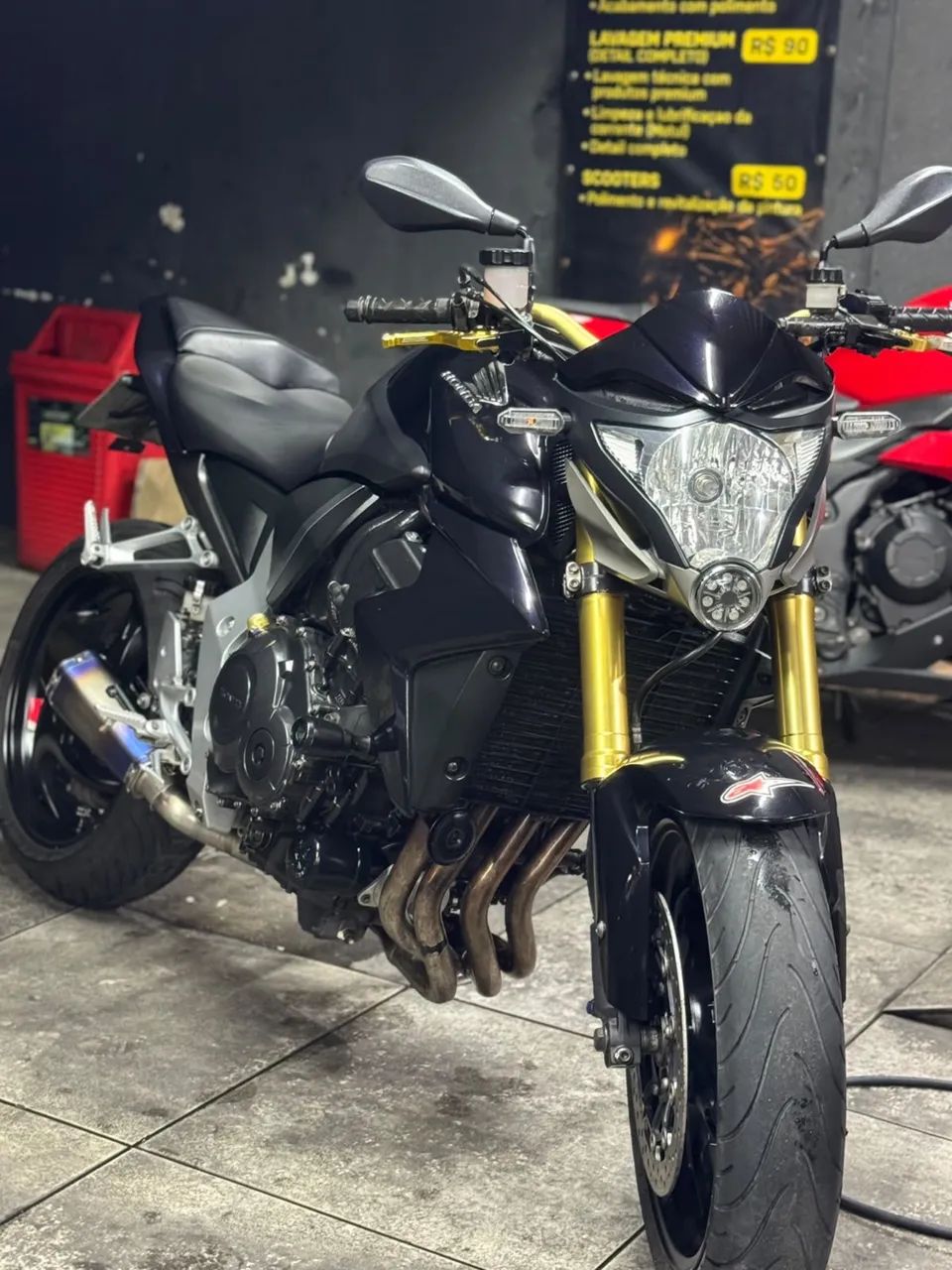Cb 1000